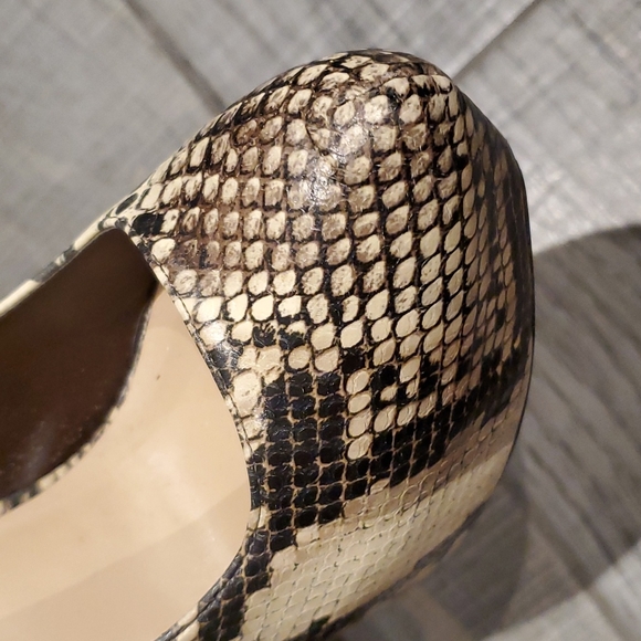 H BY Halston brown embossed snakeskin heel pumps - Picture 3 of 14
